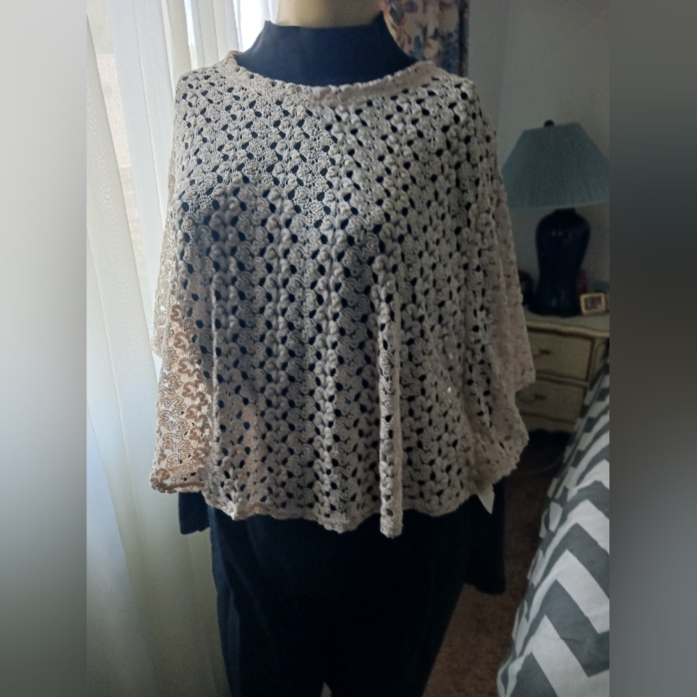 NWT Style & Co 100% polyester creme color lace sleeved cape